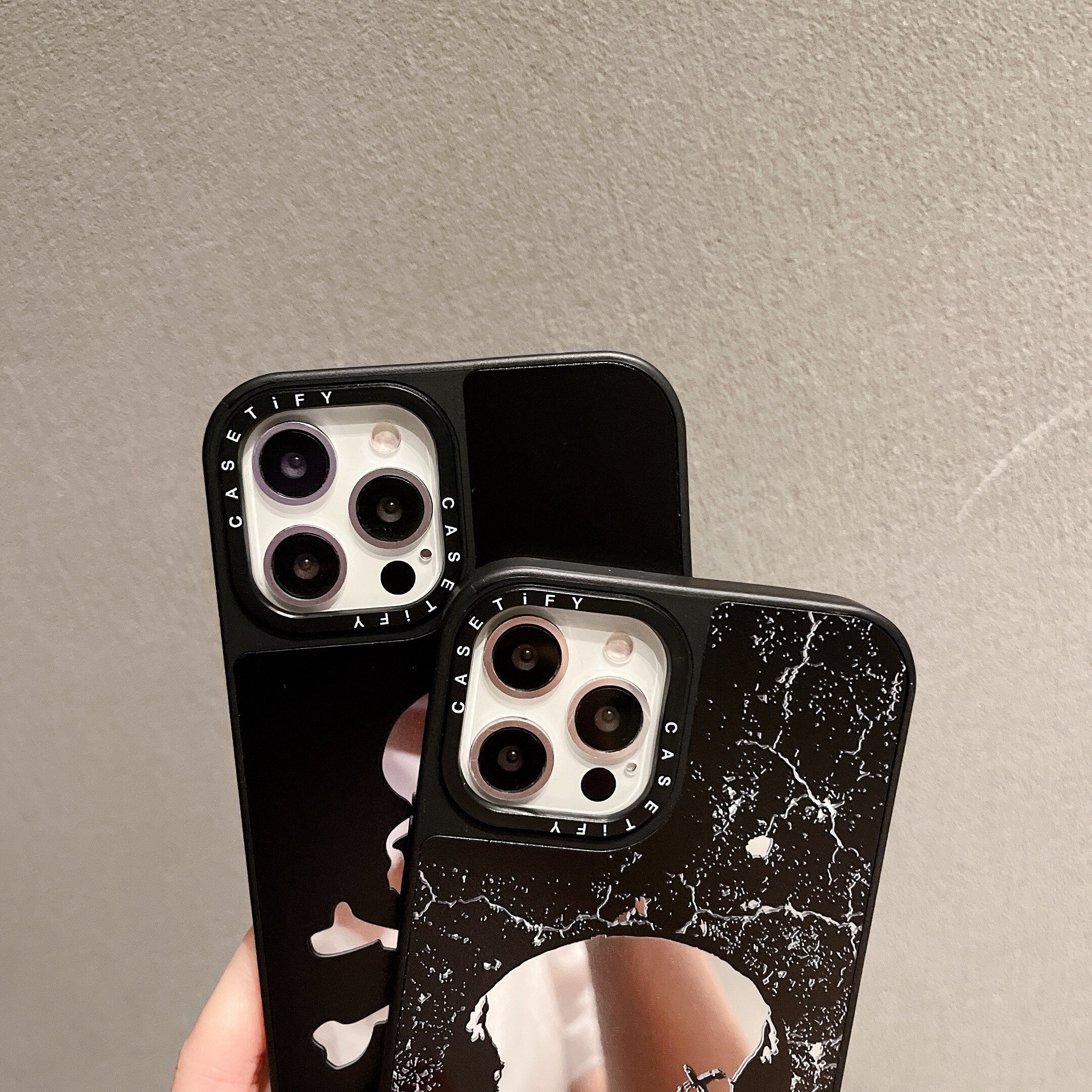 Apple iPhone Skull & Crossbones Silicone Case