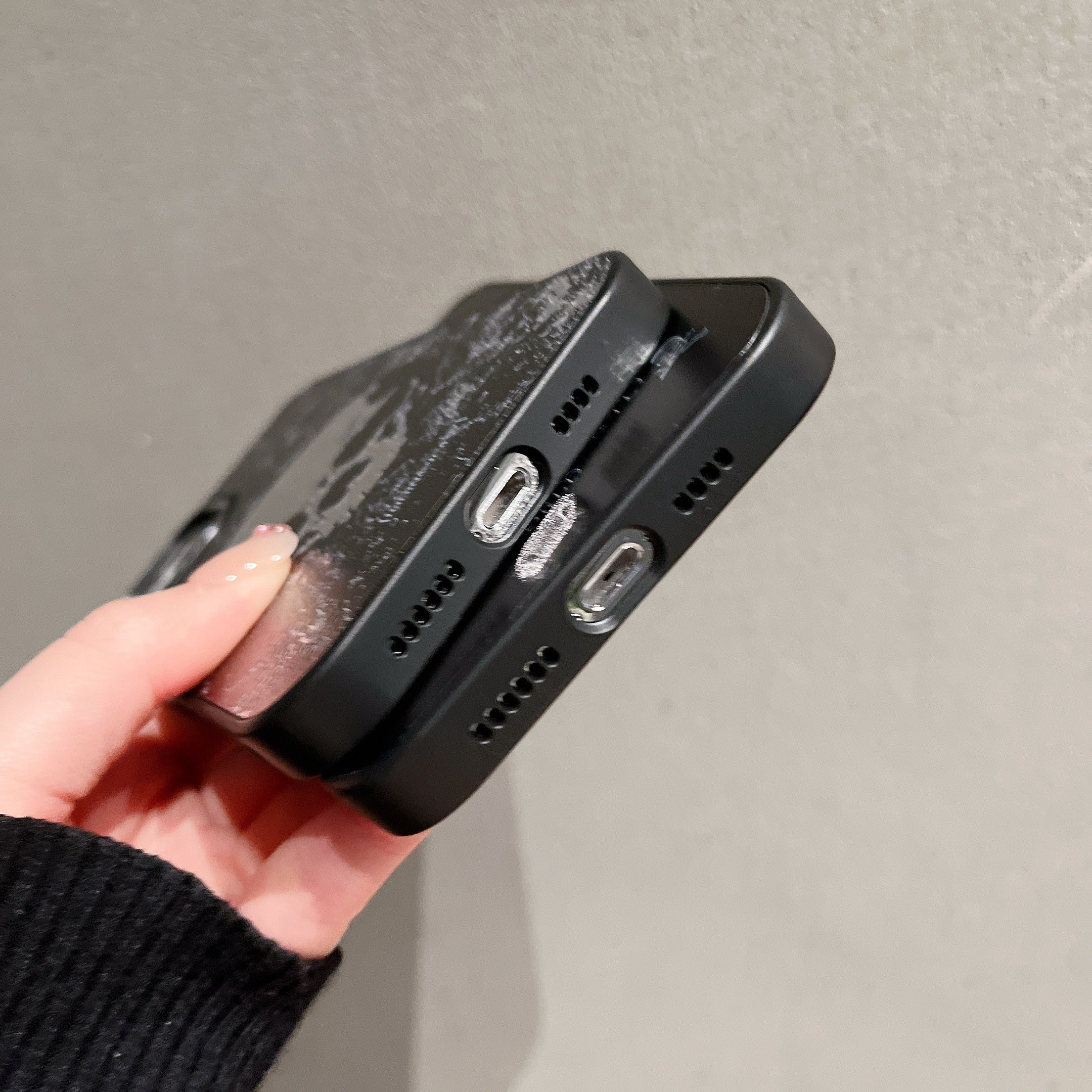 Apple iPhone Luxury Skull & Crossbones Silicone Case