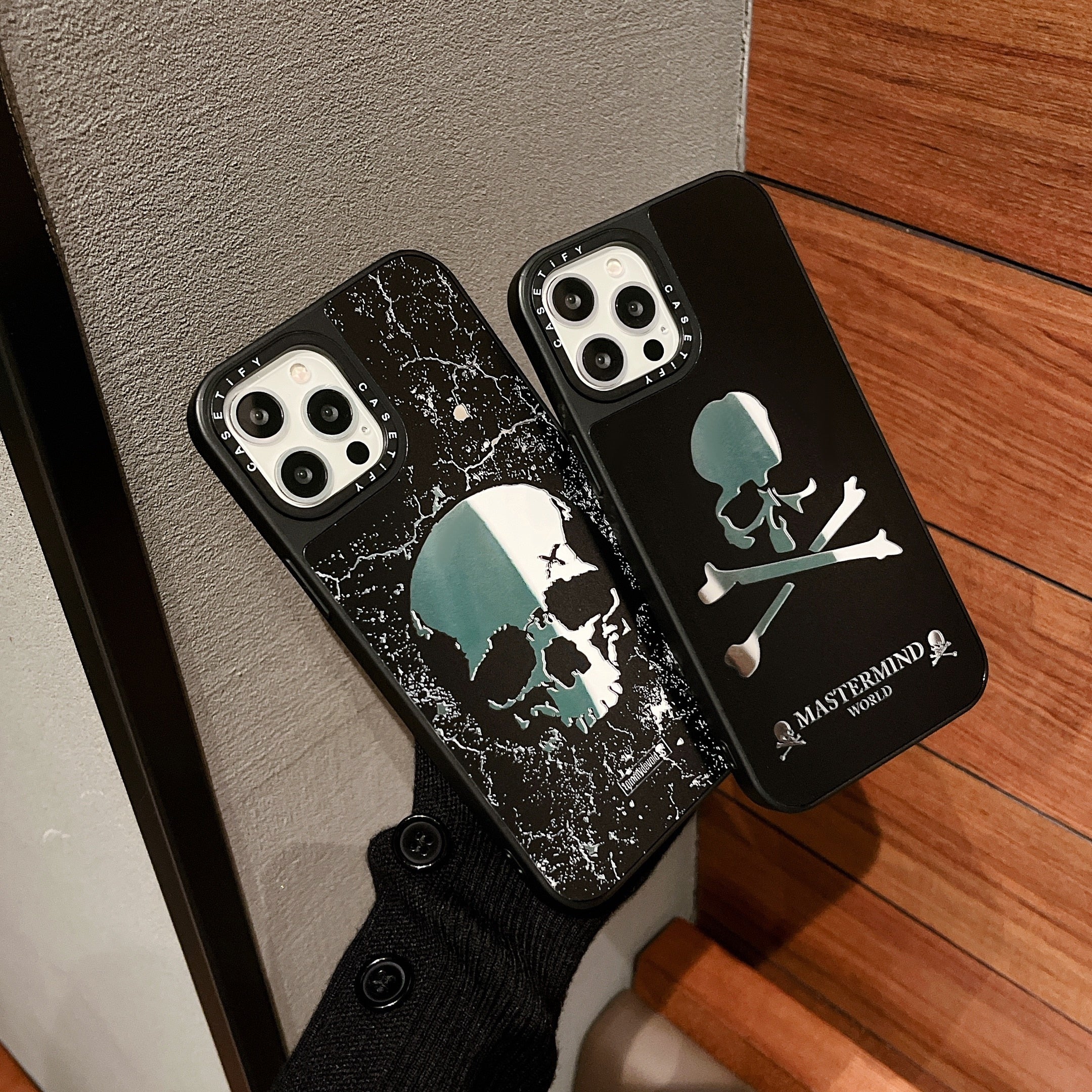 Apple iPhone Skull & Crossbones Silicone Case